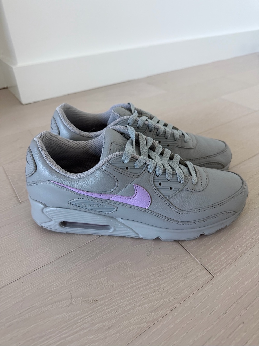 Nike Air Max 90 Sneakers Size 10.5